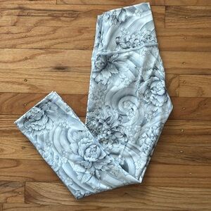 Lululemon Wunder Under Hi-Rise 7/8 Tight *25"
